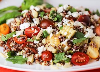 Quinoa & feta salad with vegetables